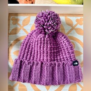 The North Face Women's Cozy Chunky Beanie in a purple/mauve color NWOT